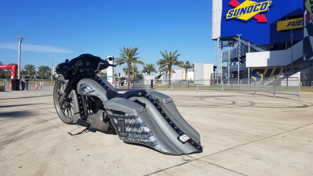 Show Stopper Flat Side Complete Bagger Kit – CylentCycles | Custom ...
